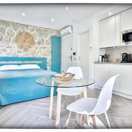 Le Vallaya & * マントン