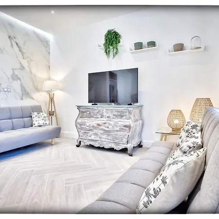 Le Vallaya & מנטון